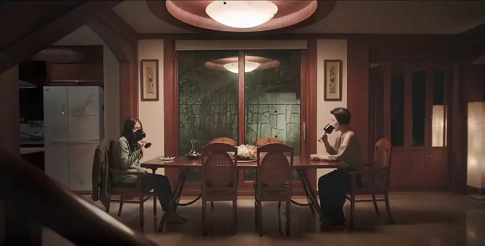 So-gong-nyeo (Microhabitat) © Gwanghwamoon Cinema, Sega Sammy Entertainment